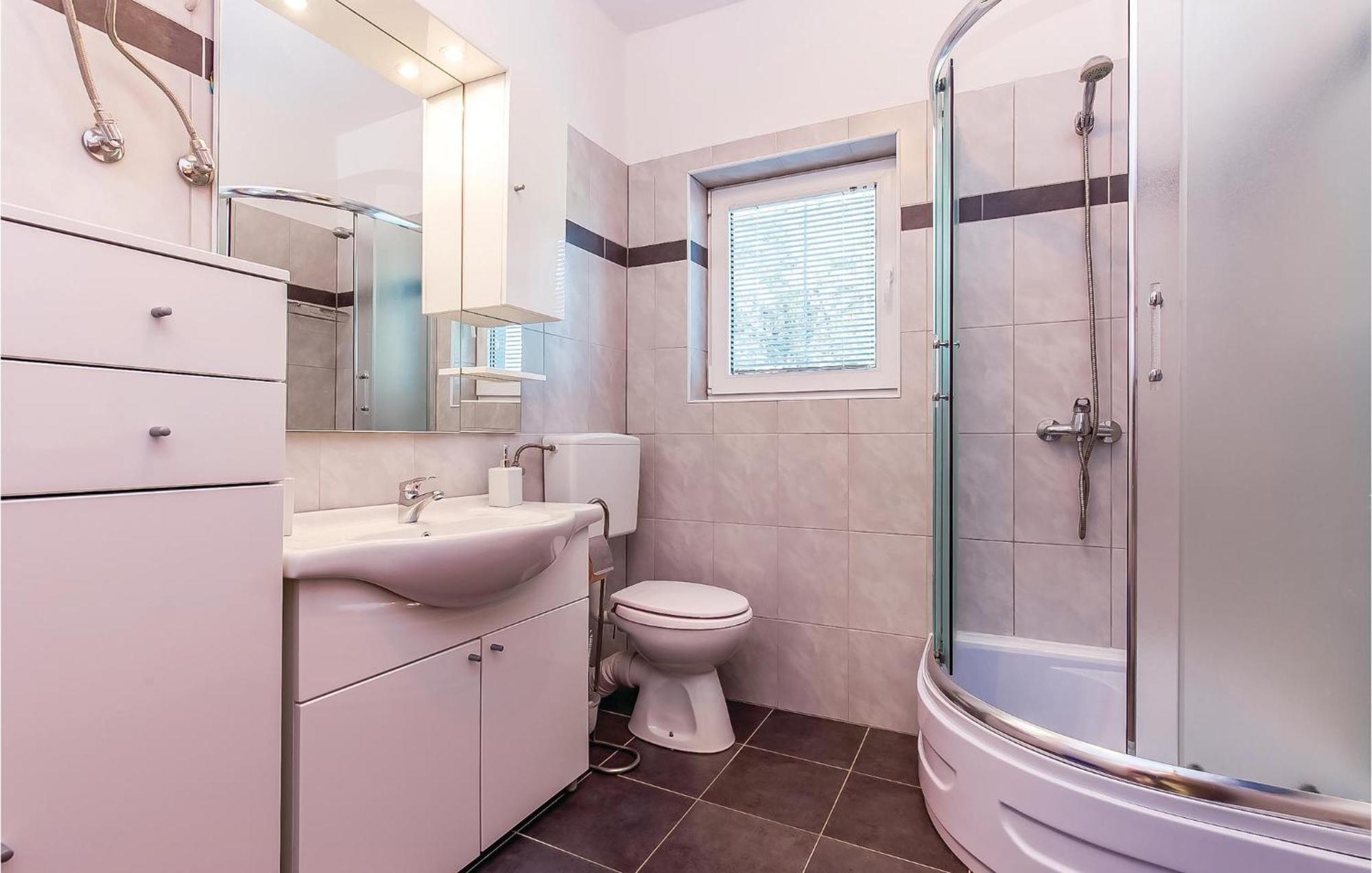 Awesome Apartment In Dobrinj With Wifi Экстерьер фото