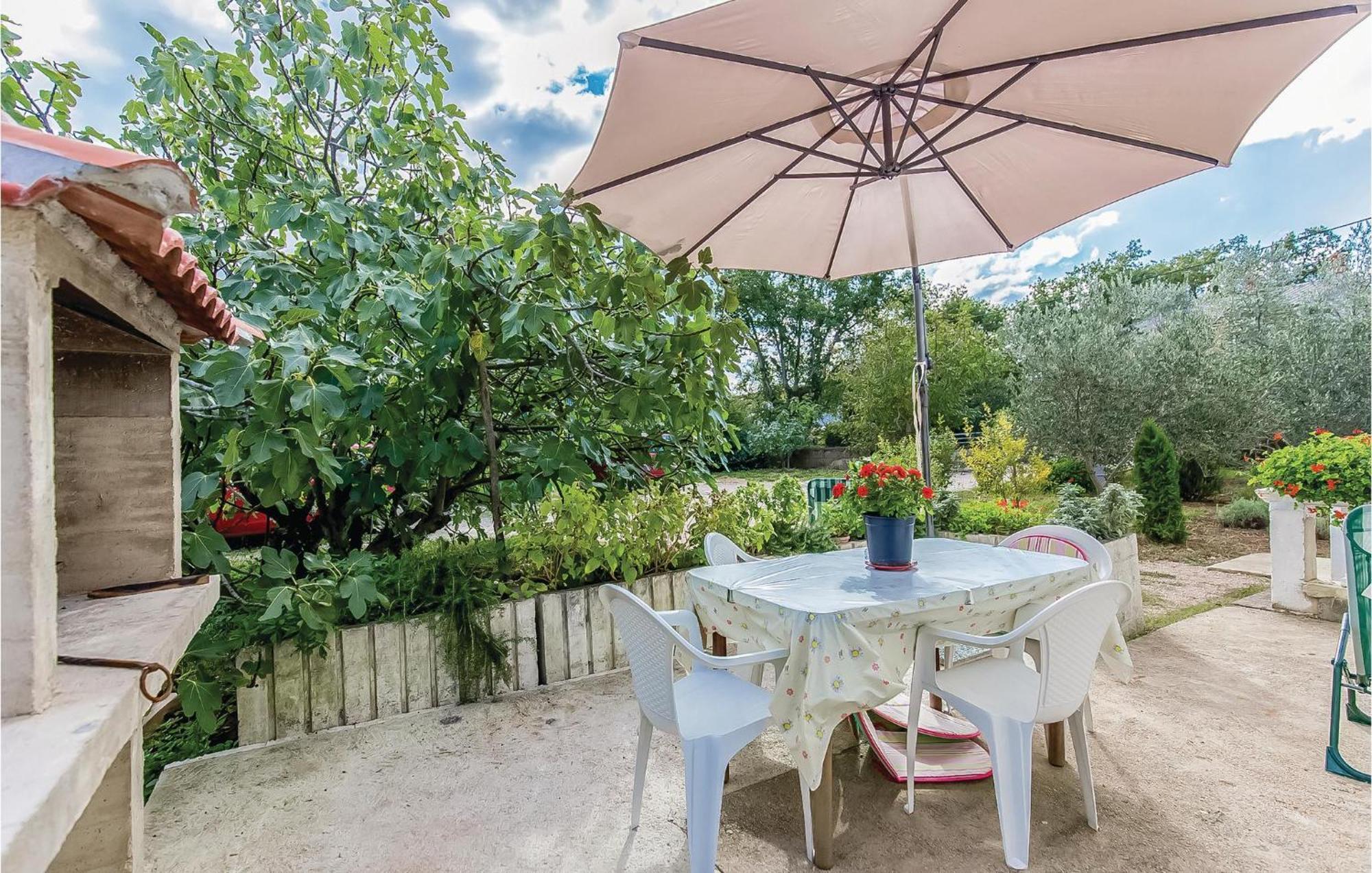 Awesome Apartment In Dobrinj With Wifi Экстерьер фото